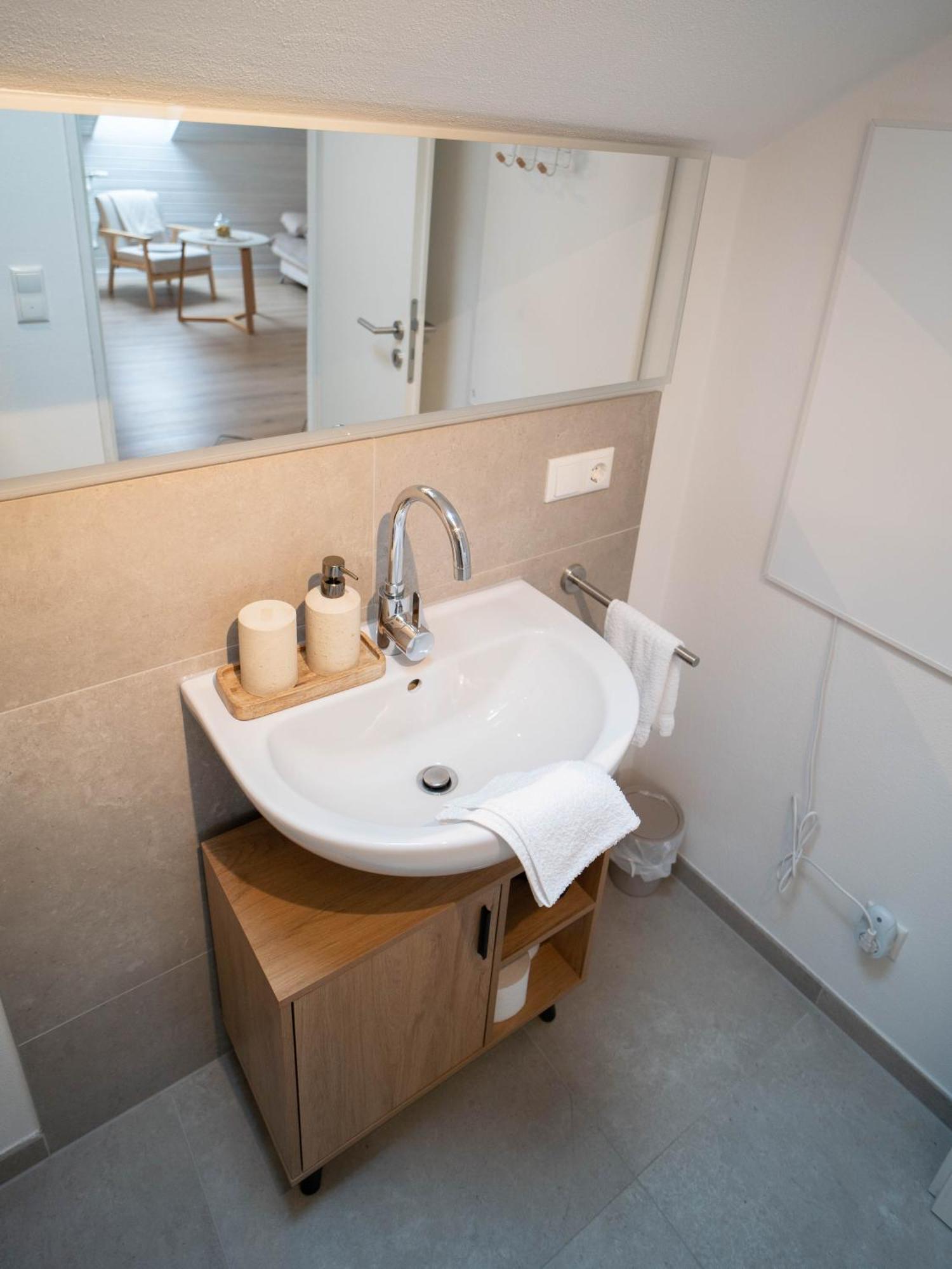 Charmantes Apartment Mit Balkon Mindelheim Eksteriør bilde